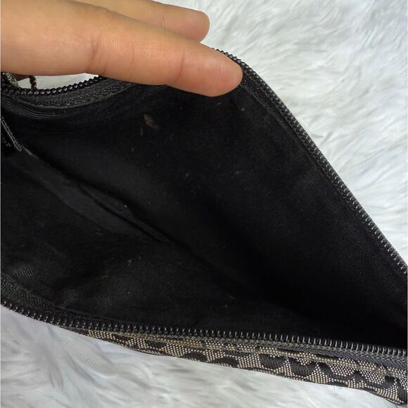 COACH y2k Soho Black Signature Canvas Wristlet - Picture 7 of 10